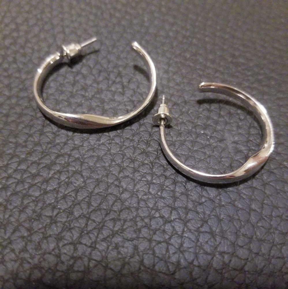 NWOT Twisted Silver Hoop Earrings